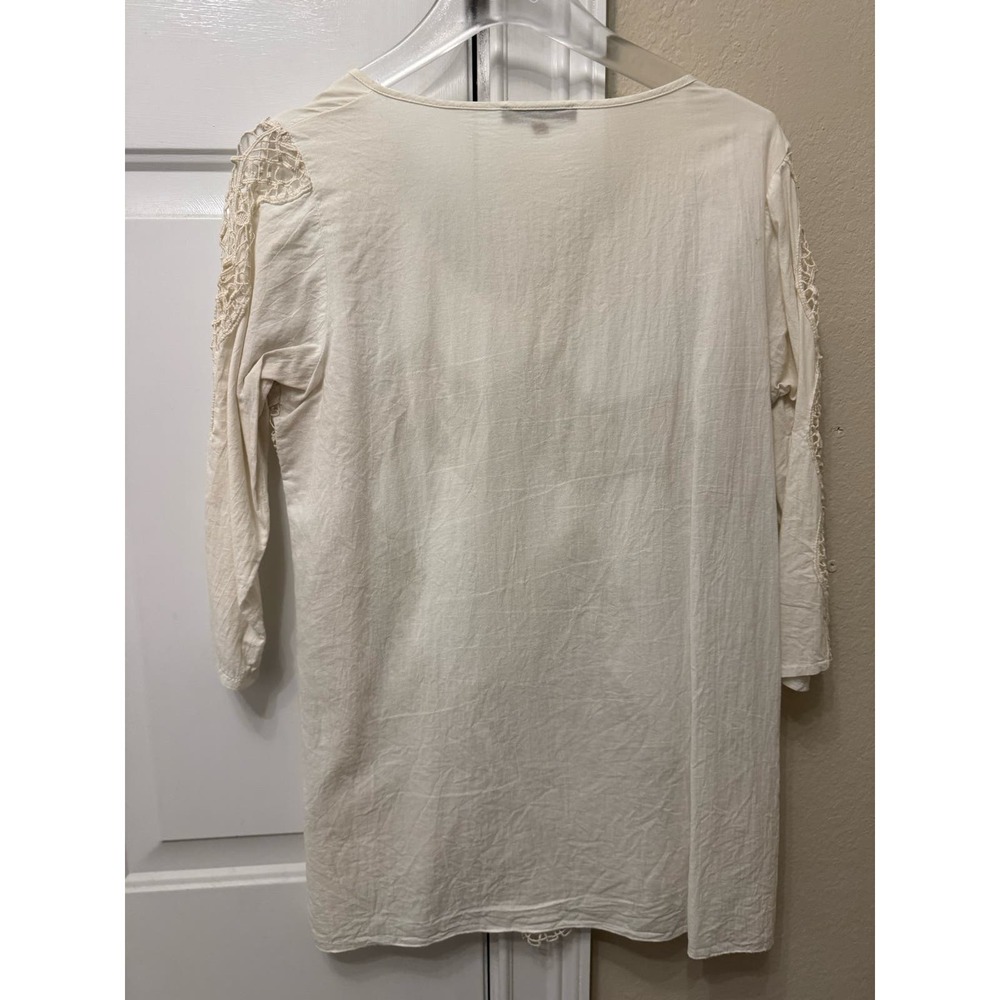 Lace cut out top - Picture 3 of 3